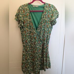 Francesca's Collections Green Floral Mini Dress